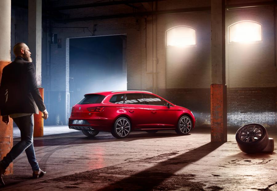  Seat Leon ST Cupra 300 2017 года  (WW) (фото 6 из 49)